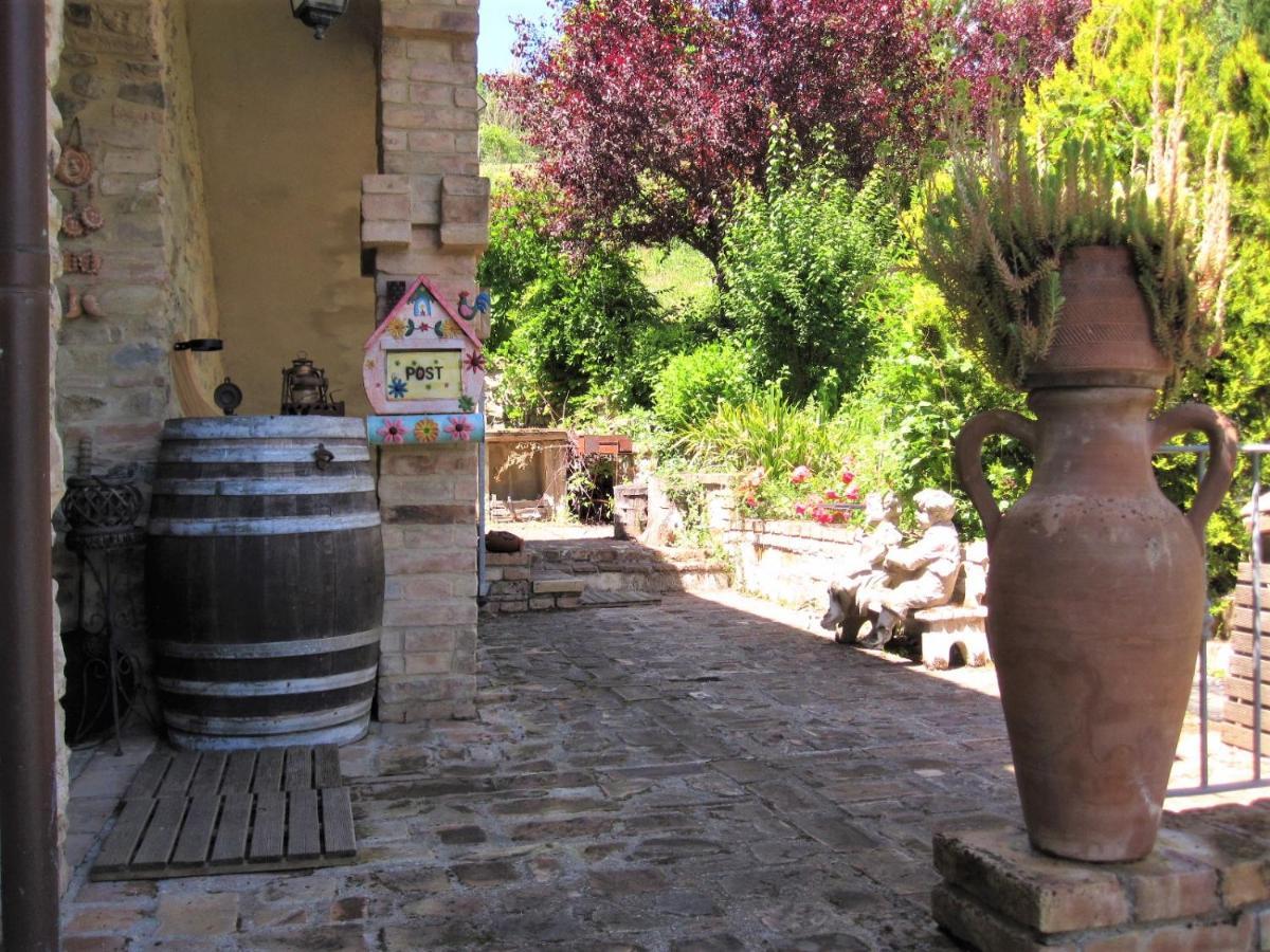 La Pietra Rara B&B Montone  Bagian luar foto